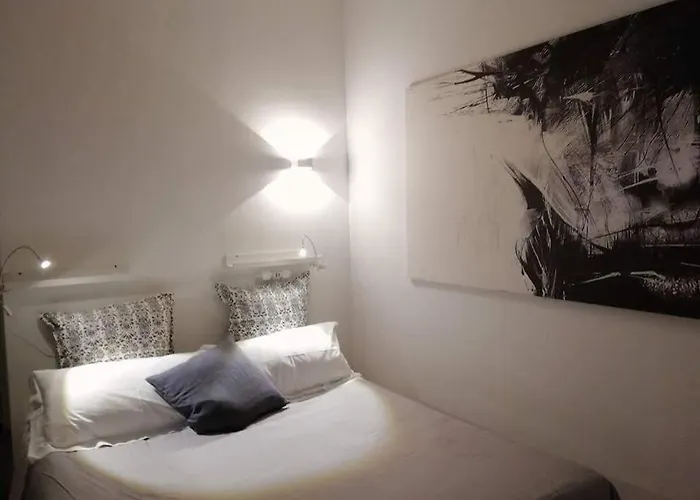 Lalli's Flat * Aci Castello